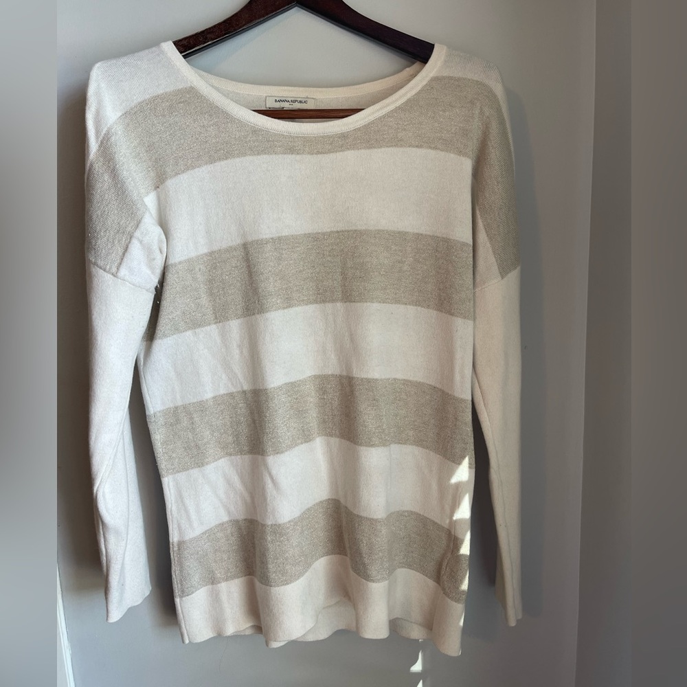 Sweater size small banana republic